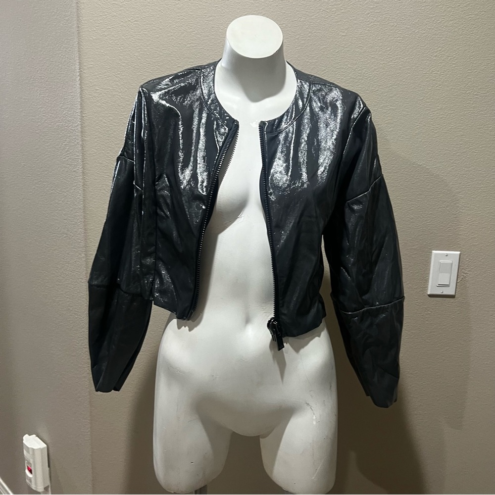 Alo yoga gray cropped jacket